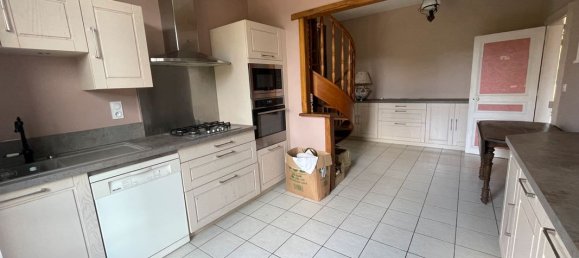 Casa de 5 dormitorios en Guilly, France No. 265766 6