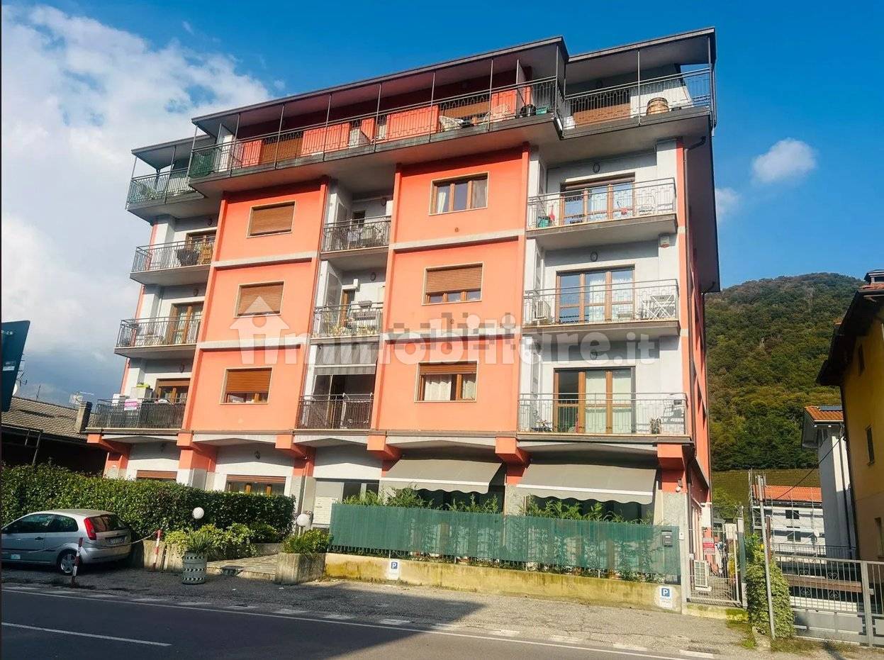 2 bedrooms Apartment in Lavena Ponte Tresa, Italy No. 164627