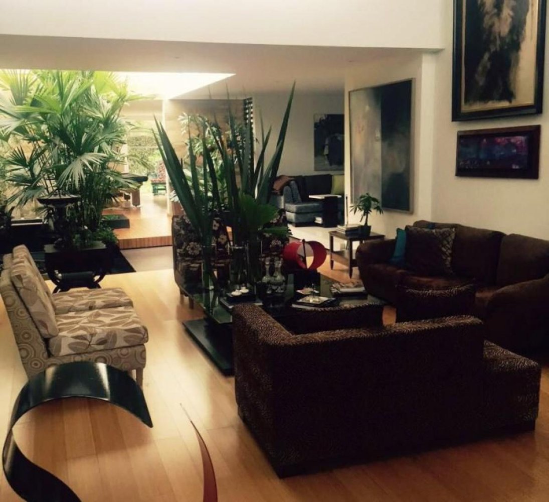 4 bedrooms House in Bogota, Colombia No. 10605