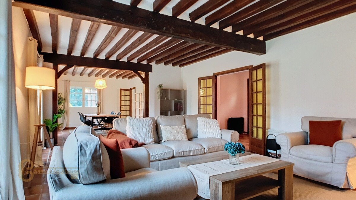 5 bedrooms House in Lamorlaye, France No. 293145