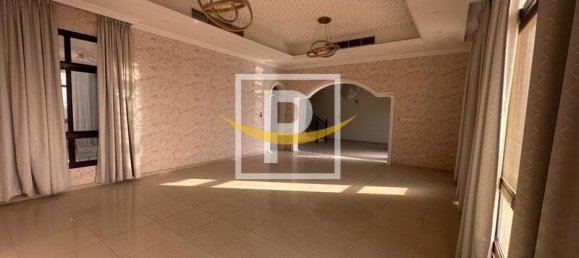 5 bedrooms Villa in Dubai, UAE No. 9410 11