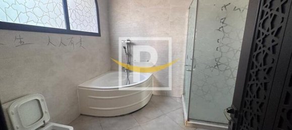 5 bedrooms Villa in Dubai, UAE No. 9410 2