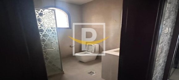 5 bedrooms Villa in Dubai, UAE No. 9410 3