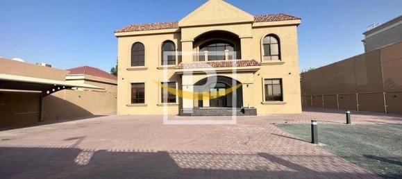 5 bedrooms Villa in Dubai, UAE No. 9410 14