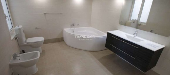 3 Schlafzimmer Villa in Swieqi, Malta, Nr. 9267 25