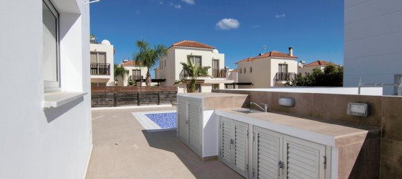 4 غرف نوم فيلا في Paralimni, Cyprus رقم 22099 22