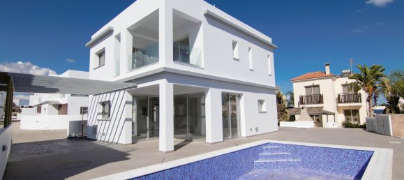 4 غرف نوم فيلا في Paralimni, Cyprus رقم 22099 2