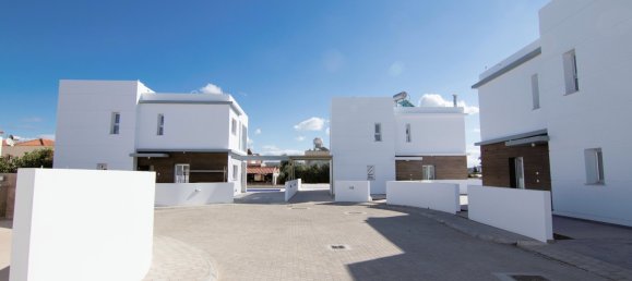 4 غرف نوم فيلا في Paralimni, Cyprus رقم 22099 5