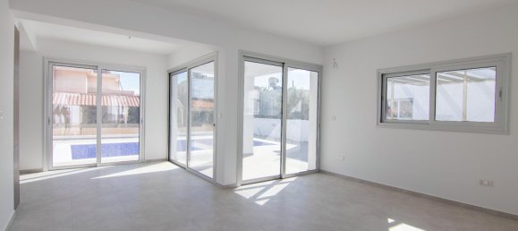 4 غرف نوم فيلا في Paralimni, Cyprus رقم 22099 6