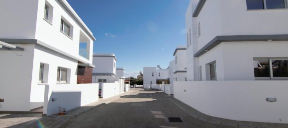 4 غرف نوم فيلا في Paralimni, Cyprus رقم 22099 24