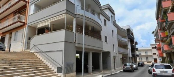 Studio in Castellana Grotte, Italy, Nr. 133530 13