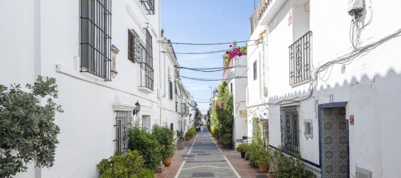 Adosado de 6 dormitorios en Marbella, Spain No. 146954 34