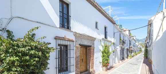 Adosado de 6 dormitorios en Marbella, Spain No. 146954 41