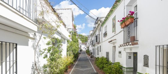 Adosado de 6 dormitorios en Marbella, Spain No. 146954 35