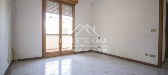 Apartamento de 2 dormitorios en Viareggio, Italy No. 351133 21