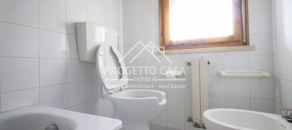 Apartamento de 2 dormitorios en Viareggio, Italy No. 351133 30