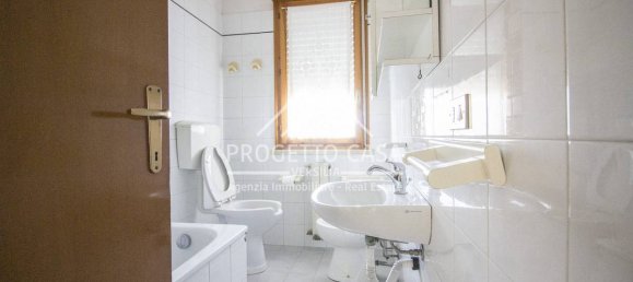 Apartamento de 2 dormitorios en Viareggio, Italy No. 351133 25