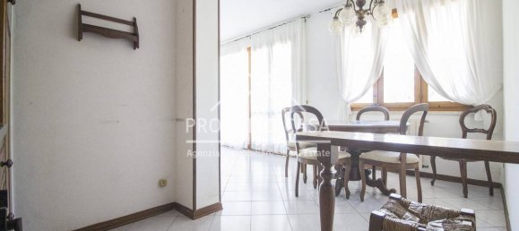 Apartamento de 2 dormitorios en Viareggio, Italy No. 351133 6
