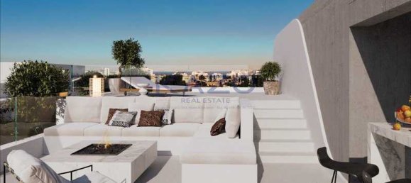 3 bedrooms Apartment in Limassol, Cyprus No. 20868 2