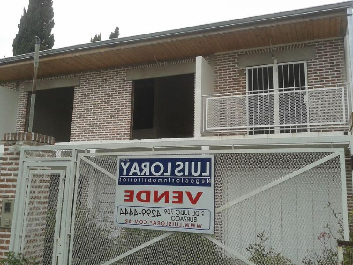 2 bedrooms House in Almirante Brown, Argentina No. 82188