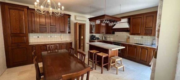 5 bedrooms Villa in Agios Tychonas, Cyprus No. 6724 11