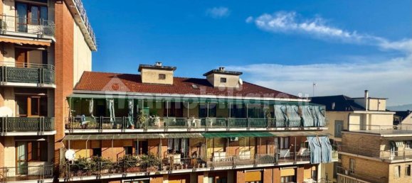 2 bedrooms Penthouse in Turin, Italy No. 206987 7