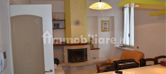 Apartamento de 3 dormitorios en Montorio al Vomano, Italy No. 98310 7