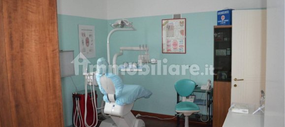 Apartamento de 3 dormitorios en Montorio al Vomano, Italy No. 98310 25