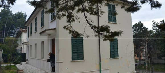 Apartamento de 3 dormitorios en Montorio al Vomano, Italy No. 98310 3