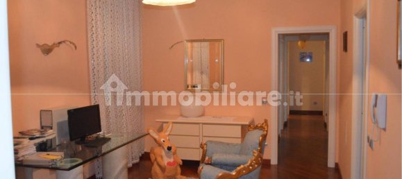 Apartamento de 3 dormitorios en Montorio al Vomano, Italy No. 98310 9