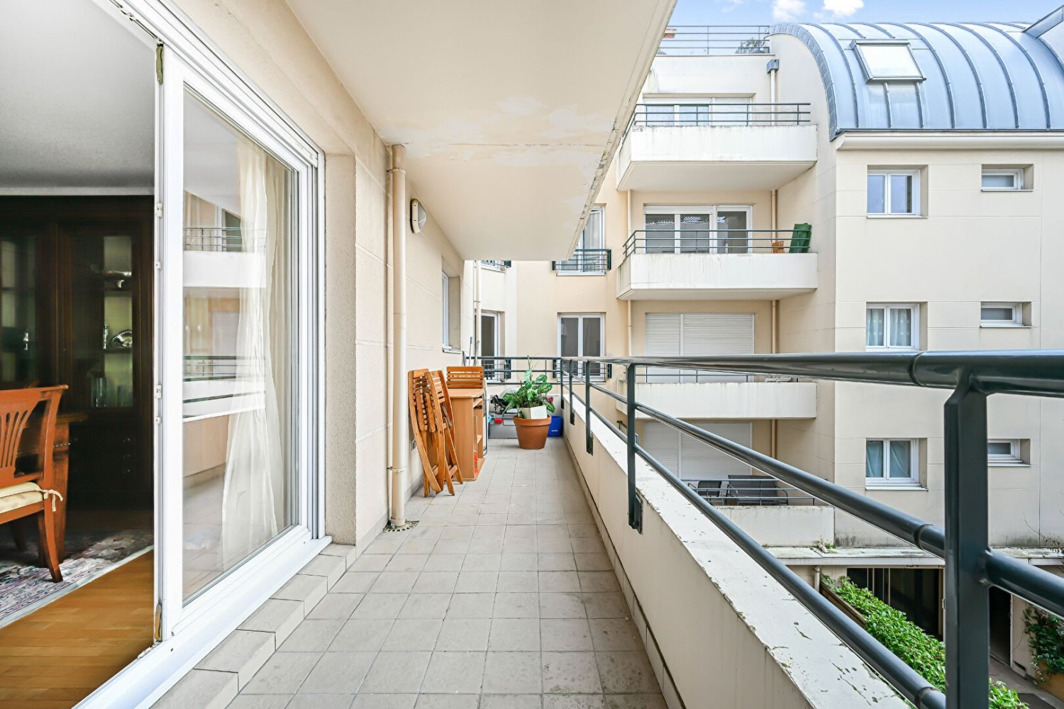 Apartamento de 3 dormitorios en Chatillon, France No. 143218