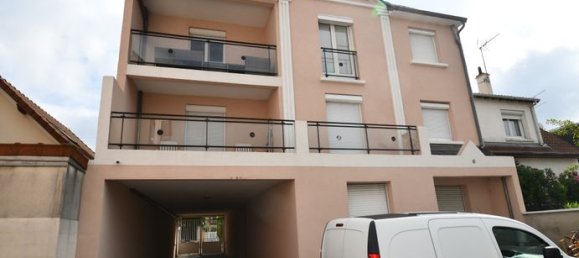 Studio in Sevran, France No. 306359 4