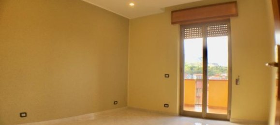 5 rooms Apartment in Torrenova, Italy No. 252400 6