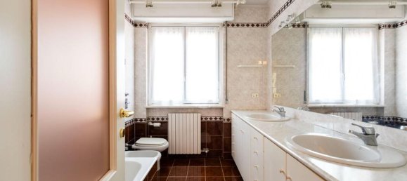 Villa de 8 habitaciónes en Bollate, Italy No. 20935 28