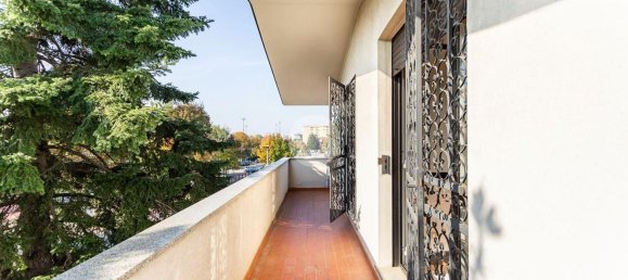 Villa de 8 habitaciónes en Bollate, Italy No. 20935 20
