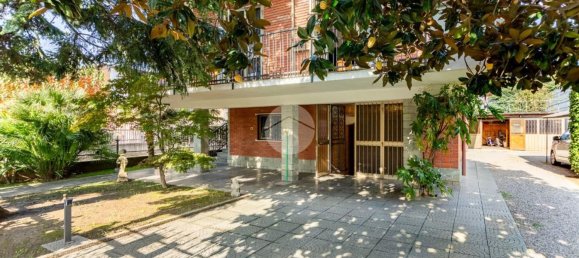 Villa de 8 habitaciónes en Bollate, Italy No. 20935 4