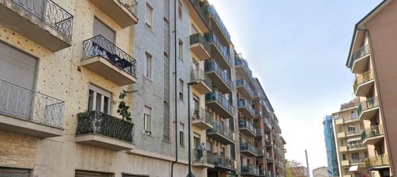 2 bedrooms Apartment in Turin, Italy No. 304268 2