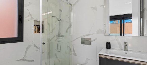 Villa de 4 dormitorios en Guardamar del Segura, Spain No. 287597 24