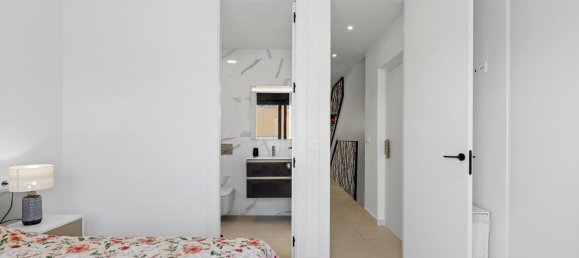 Villa de 4 dormitorios en Guardamar del Segura, Spain No. 287597 23