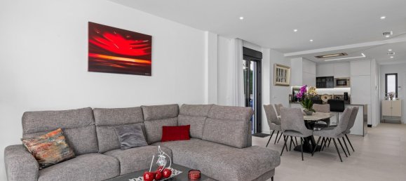 Villa de 4 dormitorios en Guardamar del Segura, Spain No. 287597 12