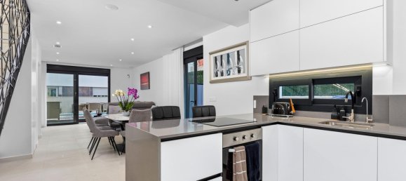 Villa de 4 dormitorios en Guardamar del Segura, Spain No. 287597 16