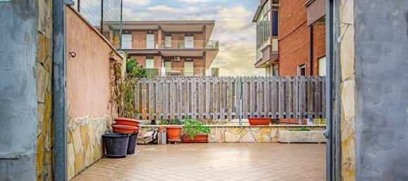 3 rooms Apartment in Pomezia, Italy No. 28525 7