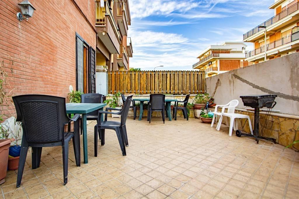 3 rooms Apartment in Pomezia, Italy No. 28525