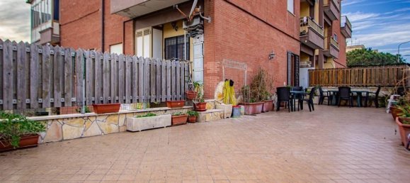 3 rooms Apartment in Pomezia, Italy No. 28525 2