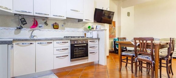 3 rooms Apartment in Pomezia, Italy No. 28525 8