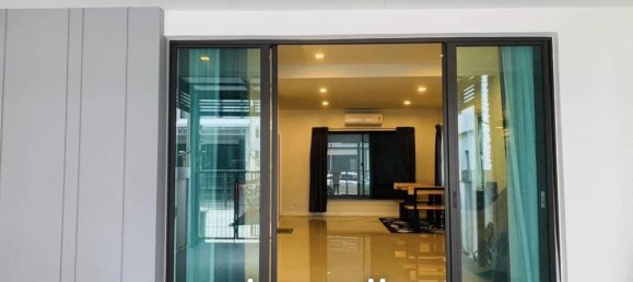 3 bedrooms Bungalow in Bang Kaeo, Thailand No. 23465 3