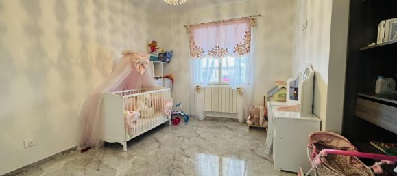 3 bedrooms Villa in Briennon, France No. 206667 9