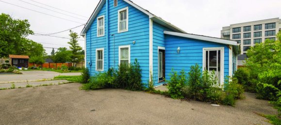 4 bedrooms House in Whitby, Canada No. 920 5