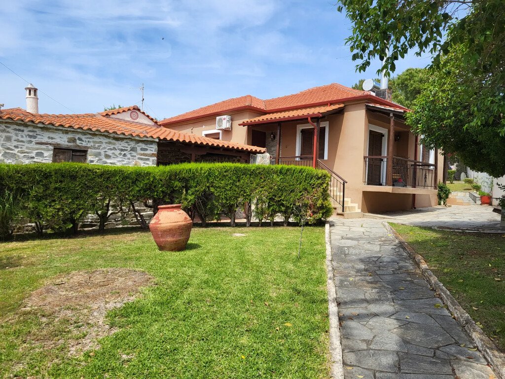 2 bedrooms Commercial property in Chalkidiki, Greece No. 2063