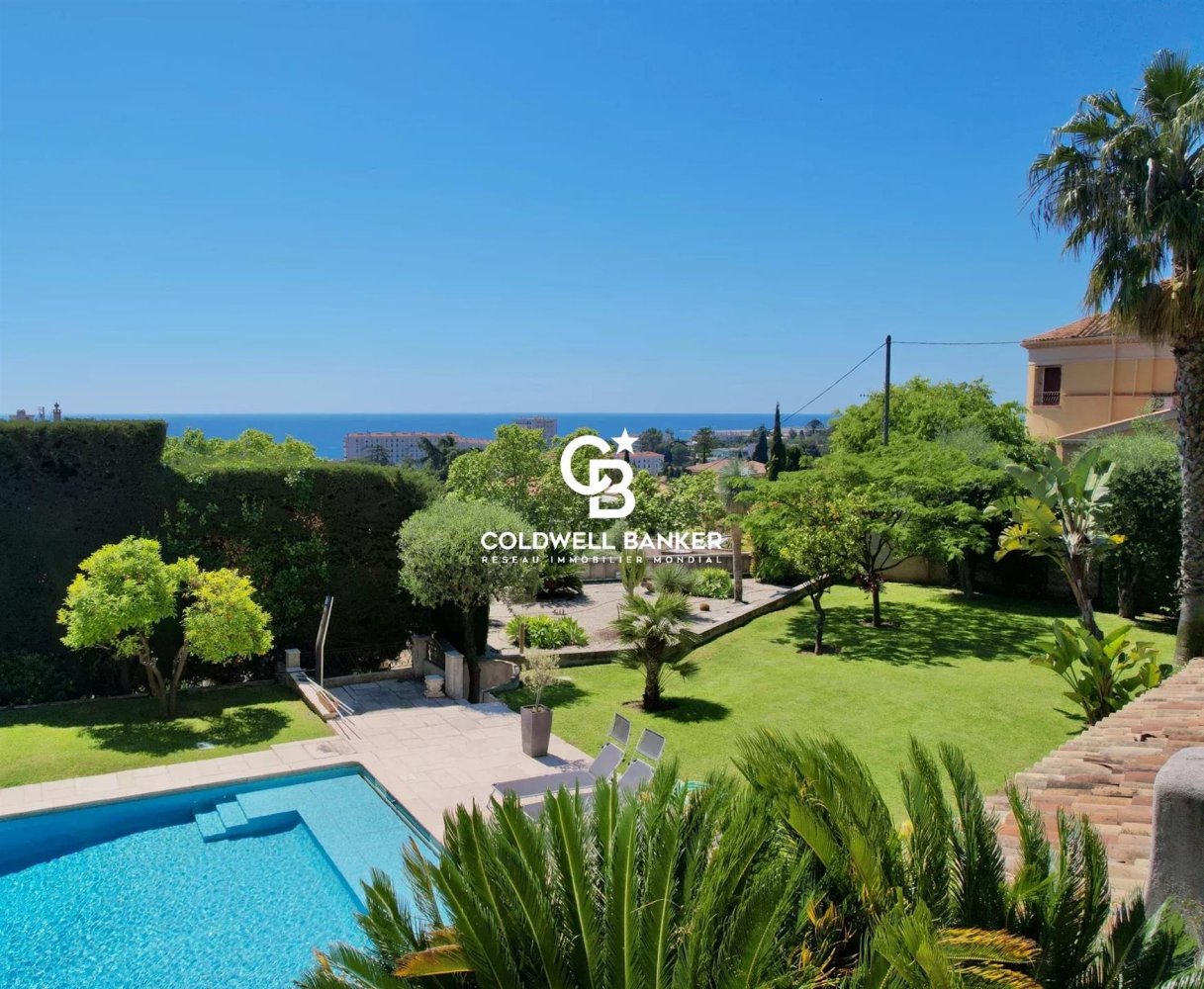 6 bedrooms Villa in Nice, France No. 294682